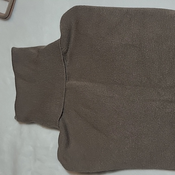 2 Zara Turtleneck Sweaters - Picture 2 of 5